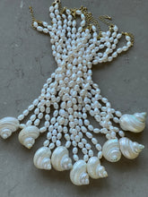 Load image into Gallery viewer, Freshwater Pearl Shell Pendant Necklace