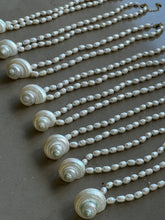 Load image into Gallery viewer, Freshwater Pearl Shell Pendant Necklace