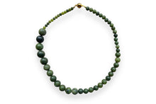 Load image into Gallery viewer, Green Jade Bead Necklace