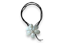 Load image into Gallery viewer, Mega Pearl Flower Belt