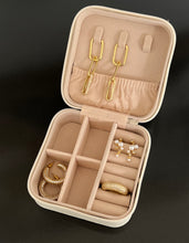 Load image into Gallery viewer, Jewelry travel box
