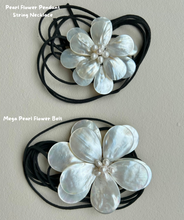 Load image into Gallery viewer, Mega Pearl Flower Belt