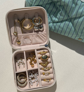 Jewelry travel box