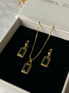 Emerald green pendant necklace