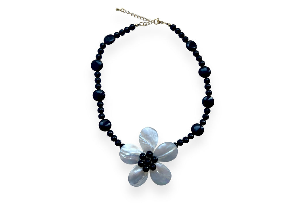 Black Onyx Pearl Flower Pendant Necklace