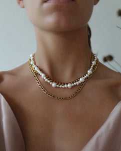 Malou pearl necklace