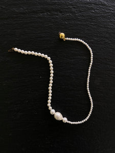 Lena the pearl necklace