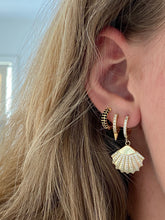 Load image into Gallery viewer, Merle zirconia shell earrings