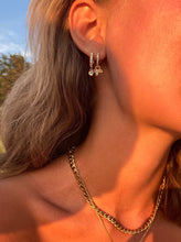Load image into Gallery viewer, Molly dangling zirconia earrings